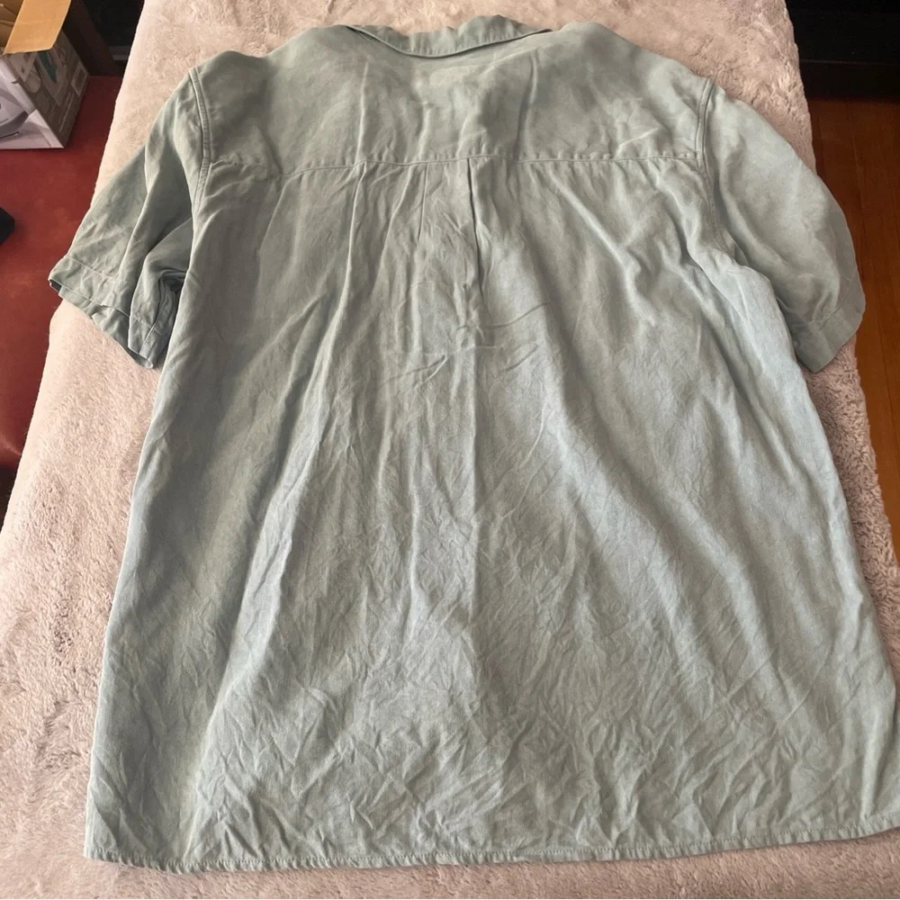 JOS. A. Bank Men's Light Blue Casual Shirt 100% silk size large